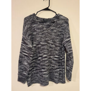 Women's a.n.a Gray & Black Marled V-Neck Sweater M